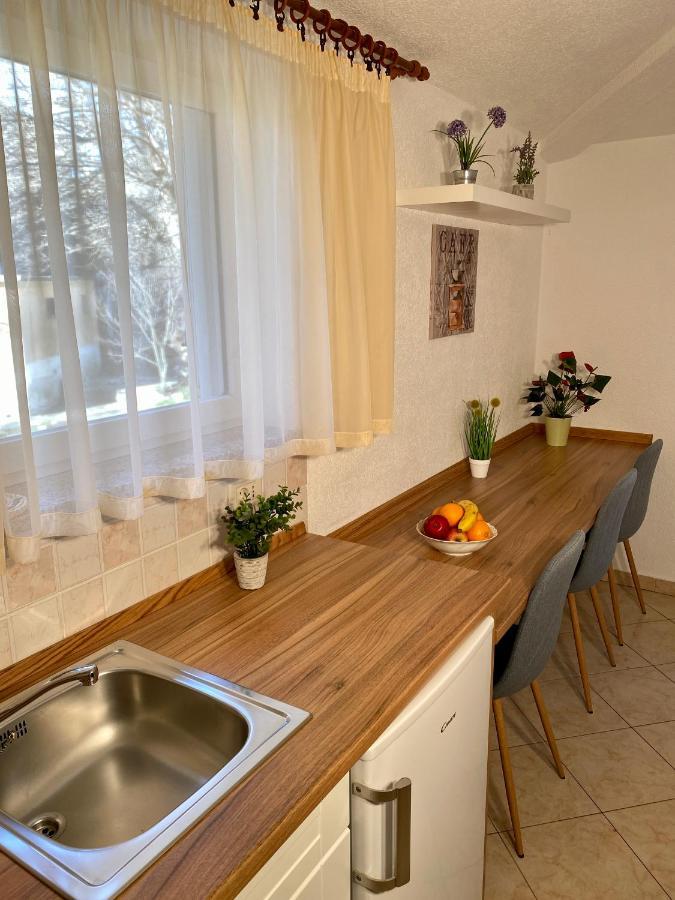 Guest House Renata Plomin Exterior photo